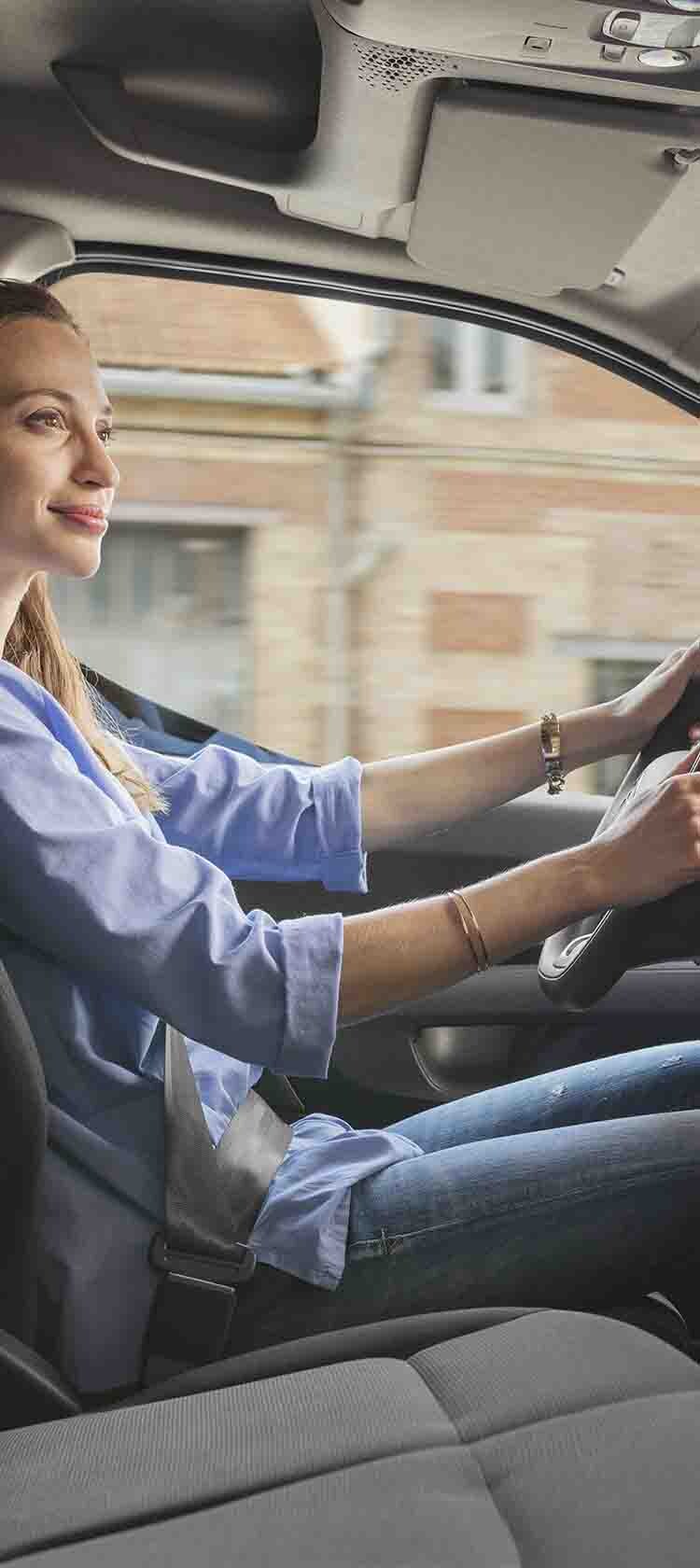 Egyszerűbb és biztonságosabb vezetést biztosító vezetéstámogató rendszerek